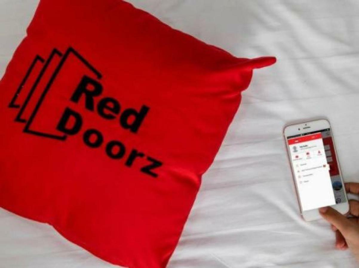 Hotel Reddoorz @ Baloi Batam Esterno foto